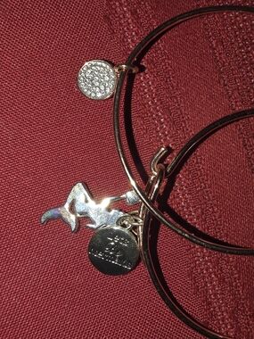 Rosegold  Women’s Charm Bangle Bracelet -